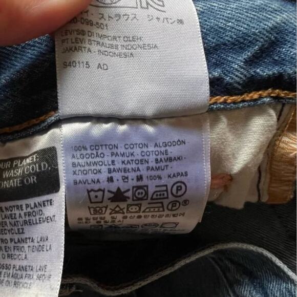 Levi's 501 Original Denim Shorts in Fault Line Wash - Picture 6 of 9